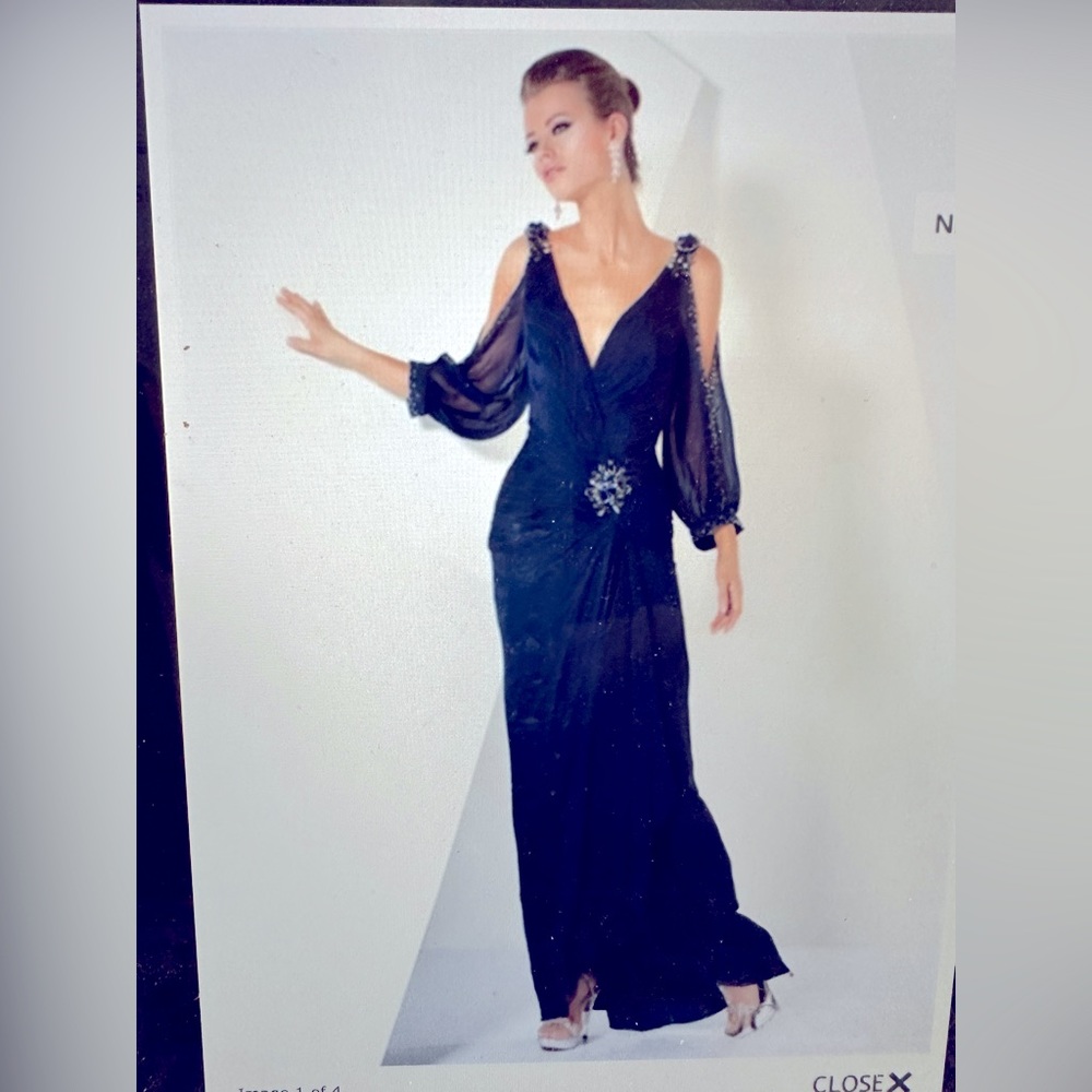Gorgeous V Neck Long Cold Shoulder Blue Chiffon Evening Gown size 12, nwt
